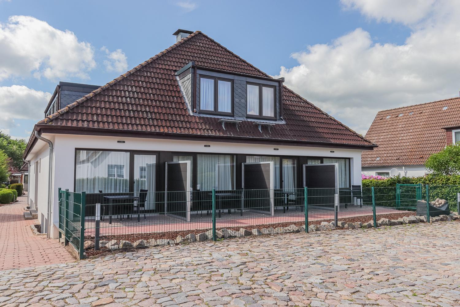 Moderne 1 Zimmer Ferienwohnung Mit Sonnenterrasse Und Parkplatz, In Ruhiger Lage, Nur Wenige Gehminuten Zum Ostsee Sandstrand Scharbeutz Exterior foto