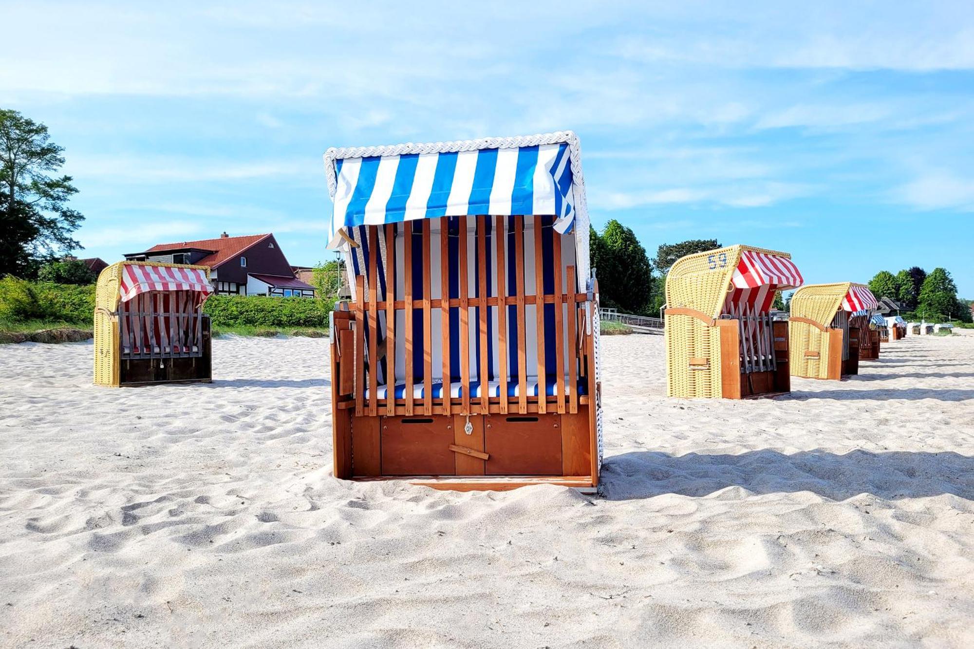 Moderne 1 Zimmer Ferienwohnung Mit Sonnenterrasse Und Parkplatz, In Ruhiger Lage, Nur Wenige Gehminuten Zum Ostsee Sandstrand Scharbeutz Exterior foto